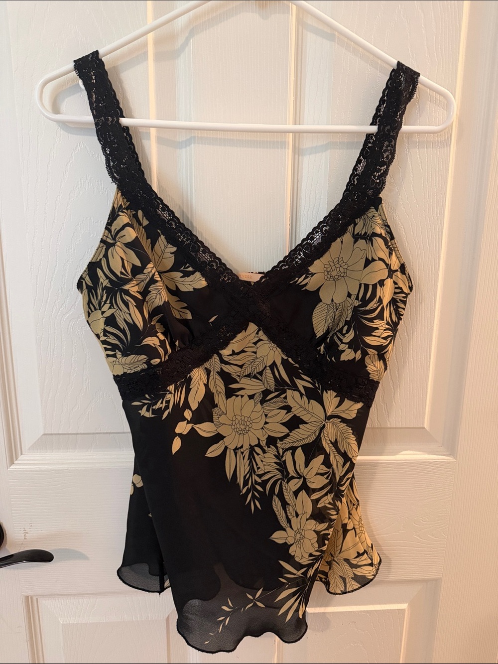 Y2K vintage Forever 21 Black Cami with Gold Floral Print and Lace Trim